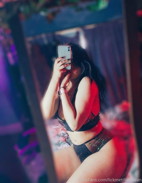 taylorhenriesvip pornstar beautiful pictures