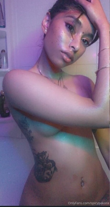 Spicypakora naked actress photo