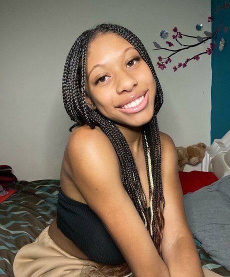 Elyse Rey sexy model pictures