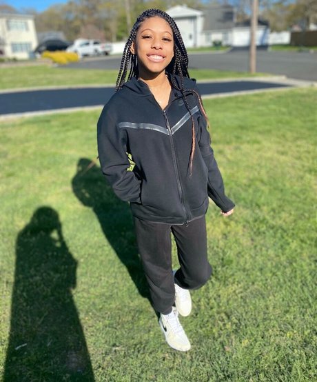 Elyse Rey Profile pic