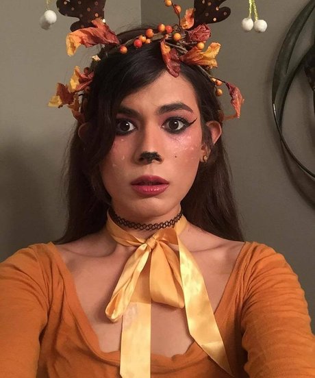 Slugboi naked model photo