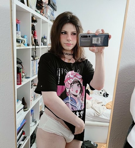 Xlunartears star naked photo