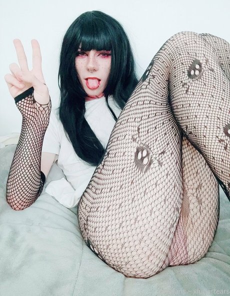 Xlunartears model sexy images