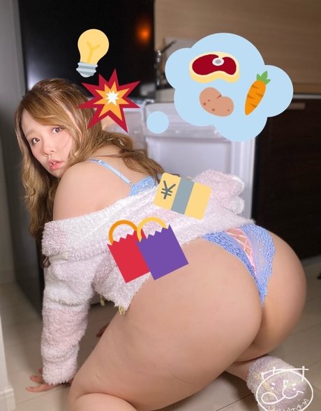 Umi Mitoma porn model images