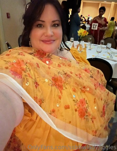 amateur swinger onlyfans erotic pic