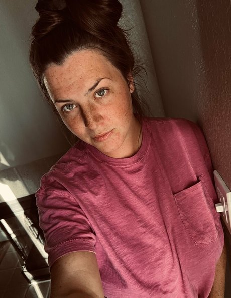 araisyours pornstar nudes image