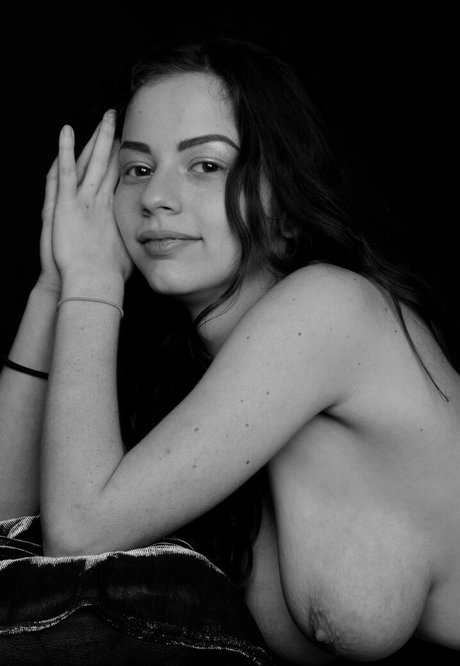 Luna Vera star photos