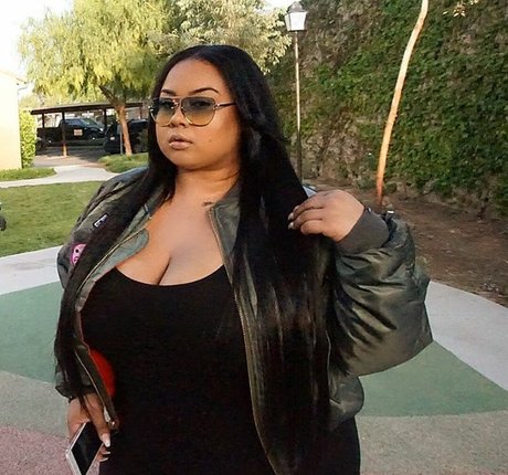 Bree Candace erotic model img