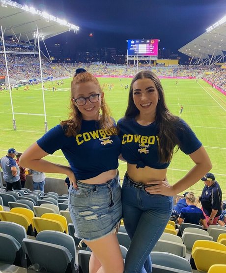 Molly Shield beautiful star archive