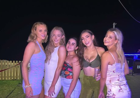 Molly Shield star xxx pics