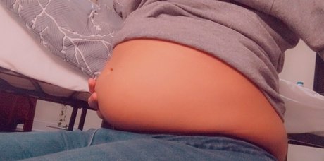 ellaeating nice pornstar image