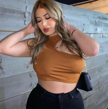 seeedollazz adult model img