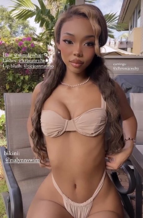 Stephanie Hikaru hot model galleries