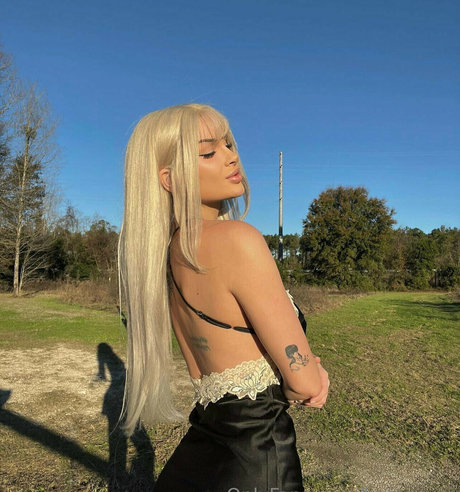 Haley Cure porn model pic