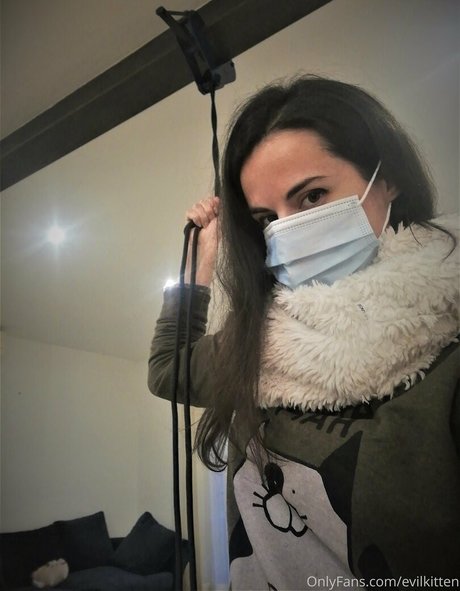 evilkitten star photo