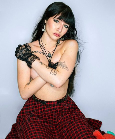 Jesscorbino beautiful model img