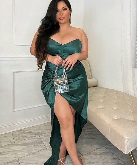 Mizuki Brown beautiful pornstar galleries