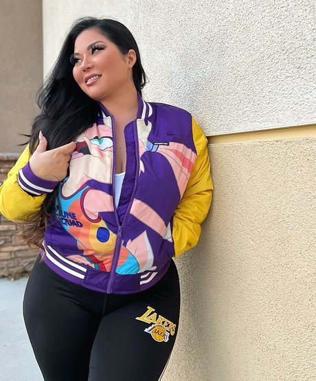 Mizuki Brown exclusive actress pic