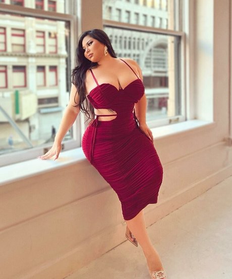 Mizuki Brown beautiful model archive