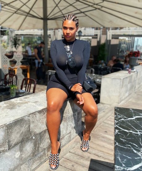 Chanelle Mauricette erotic actress pics