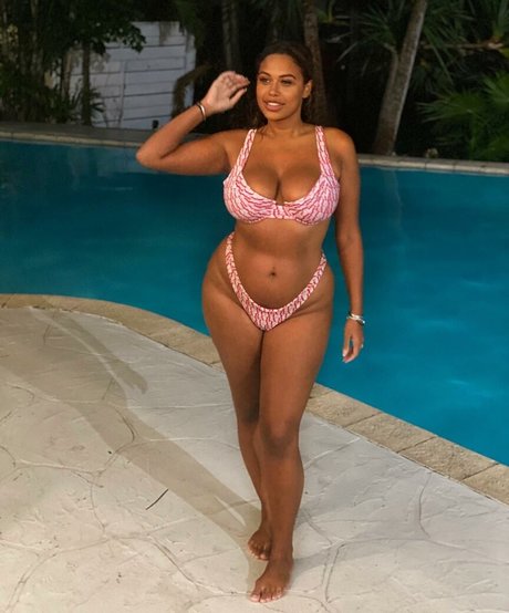 Chanelle Mauricette model art picture