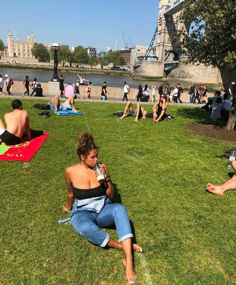 Chanelle Mauricette erotic model pic