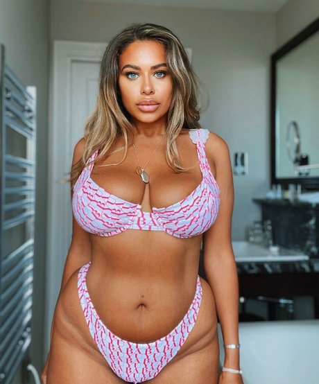 Chanelle Mauricette naked actress pictures