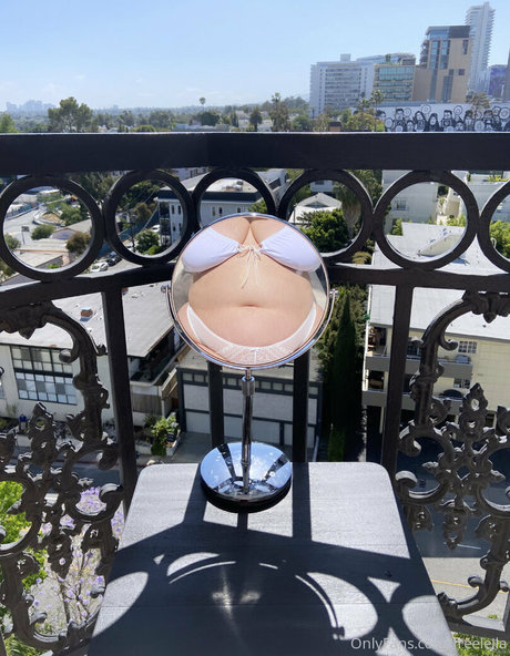 freeleila adult star pic