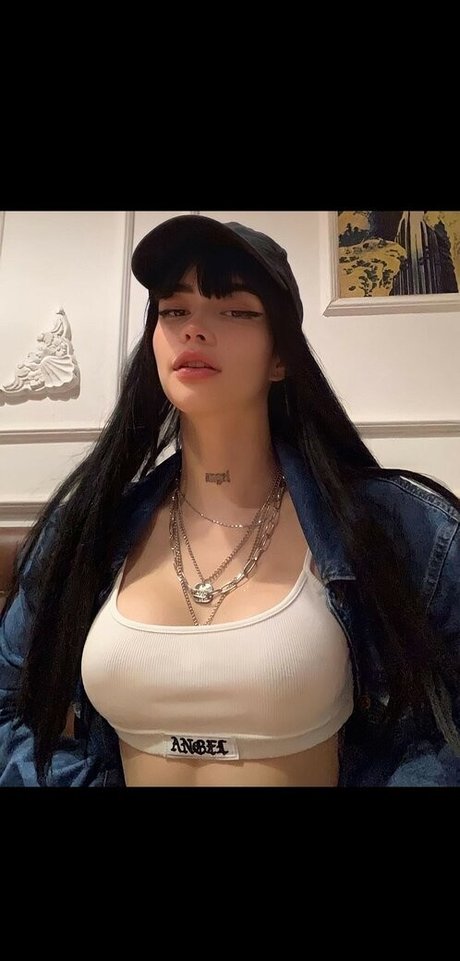 Khada Amanda perfect model img