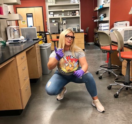 Taya Christian art star image