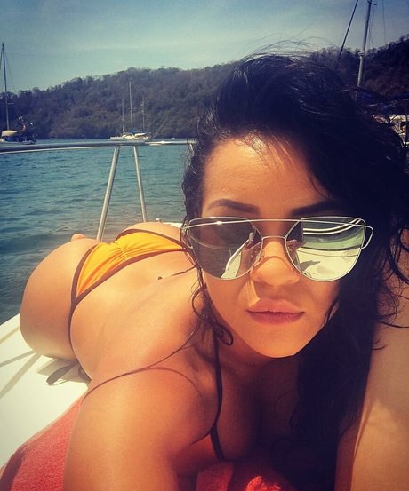 Toni Salina Chee Young pornstar erotic gallery