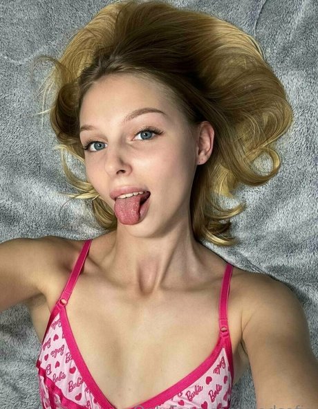 badsofiaaa pretty actress photos