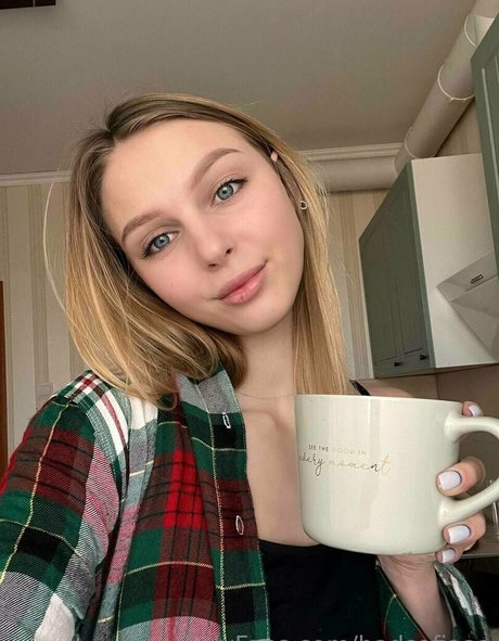 badsofiaaa pornstar hot photo