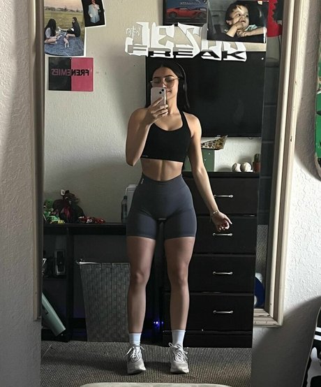 Anisia Martinez pornstar pretty pics