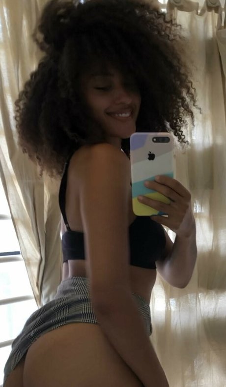 itsmenaomi top model photo