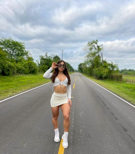 Arielsaleh16 model perfect pic