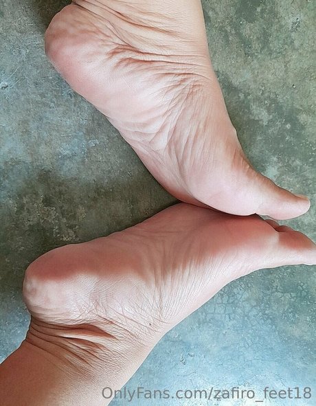 zafiro feet18 naked actress galleries