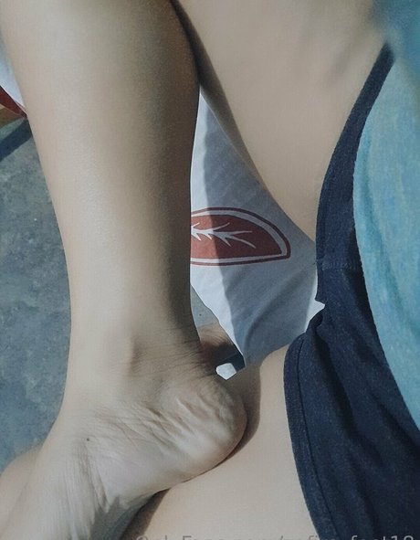 zafiro feet18 pornstar hd gallery