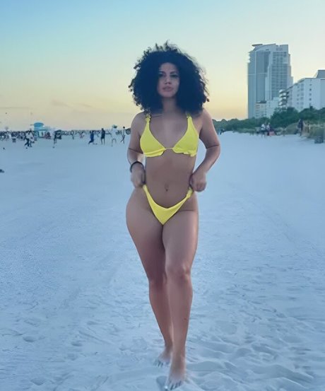 Amanda Carvalho pretty pornstar gallery