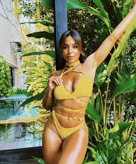 rayaadesouza exclusive model gallery