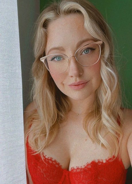 Cannibalqueen star sexy pics