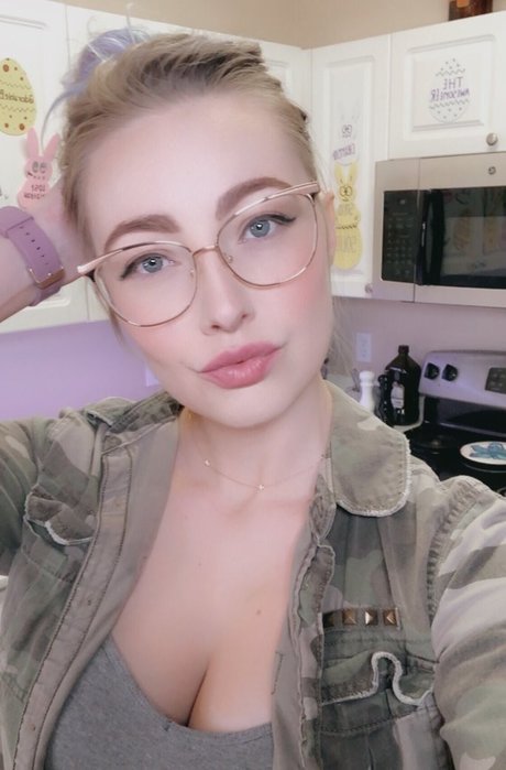 Cannibalqueen star art img