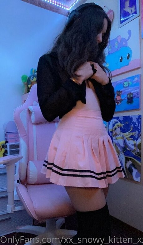 snowy kitten games nude model pics