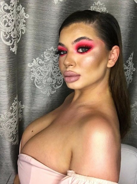 Roxana Elena pornographic actress picture