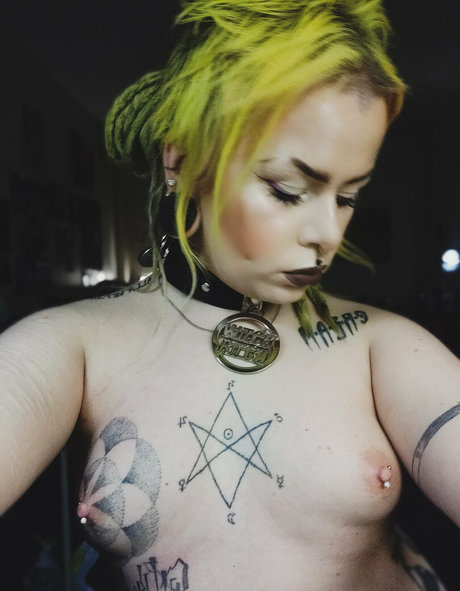 bitxhcraft erotic model images