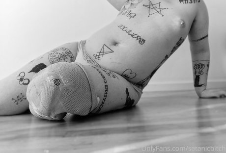 bitxhcraft model nude galleries