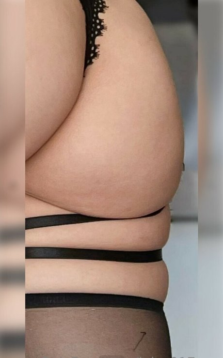 jiaojiaosquats porn actress photos