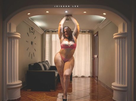 Patricia Curvy XXL nude star image