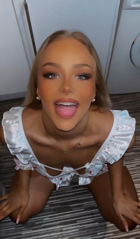 Laceyspanks erotic pornstar pic