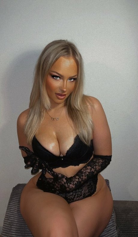 Laceyspanks model sex pic